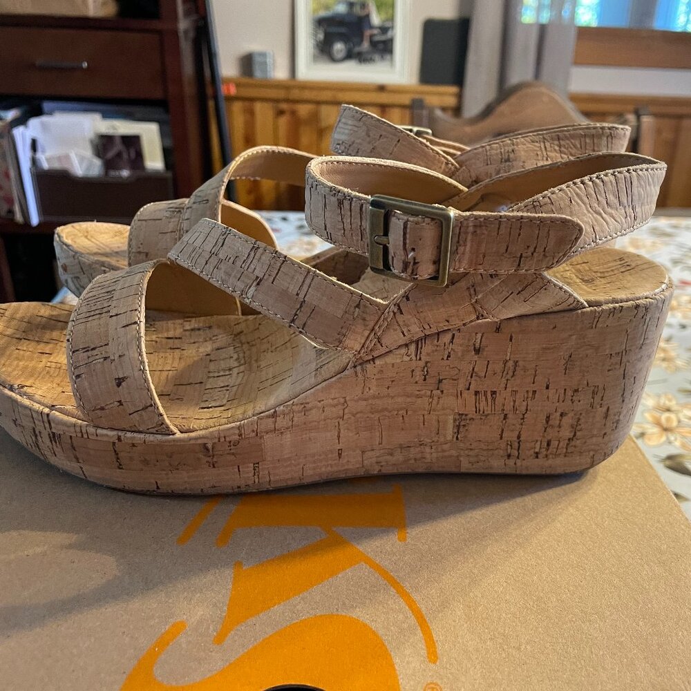Korks Bergeggi Platform Wedge Sandal in Excellent Condition - Womens Size 9!